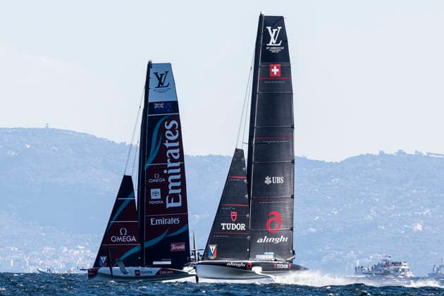 THE LOUIS VUITTON 38TH AMERICA™S CUP PRELIMINARY REGATTA, NAPLES Emirates teams New Zeland team and Alinghi team competes on the second day of the preliminary regatta for the 38th Louis Vuitton America™s Cup in the Gulf of Naples, Campania, Italy, on September 26, 2026. The Naples preliminary regatta gives the competing teams their first opportunity to test their AC40 one-design yachts ahead of the 38th America™s Cup, which will be held in Naples in 2027. _BPH2513 Copyright: xAntonioxBalascox
