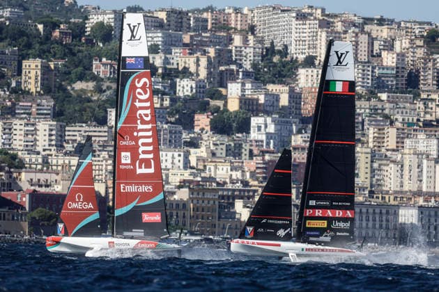 THE LOUIS VUITTON 38TH AMERICA™S CUP PRELIMINARY REGATTA, NAPLES Emirates team New Zeland and Luna Rossa team competes on the second day of the preliminary regatta for the 38th Louis Vuitton America™s Cup in the Gulf of Naples, Campania, Italy, on September 26, 2026. The Naples preliminary regatta gives the competing teams their first opportunity to test their AC40 one-design yachts ahead of the 38th America™s Cup, which will be held in Naples in 2027. _BPH3281 Copyright: xAntonioxBalascox