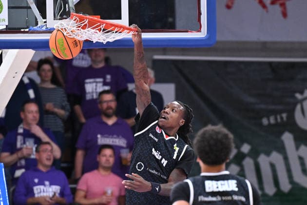 BG Göttingen vs. RheinStars Cologne, September 26, 2026, Göttingen Basketball, Men s 2nd Bundesliga, ProA, BG Göttingen vs. RheinStars Cologne, Sparkassen Arena, Antonio Deshon Williams, RheinStars Cologne dunks, Göttingen, Lower Saxony, Germany