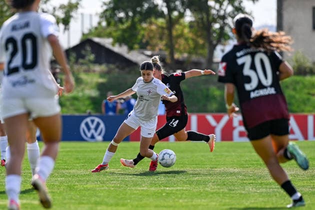 September 25, 2026, Soccer, 1st Round of the 2026–2027 DFB Women s Cup, SG 99 Andernach vs. SC Freiburg, Narjiss Ahamad 6, SG 99 Andernach holds off Carina Brunold 14, SC Freiburg