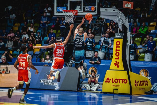 September 26, 2026, xhfmx, easyCredit BBL Bundesliga Basketball, Frankfurt Skyliners vs. Rasta Vechta, Nelson Weidemann (Rasta Vechta), Thomas Klepeisz (Frankfurt Skyliners), Frankfurt am Main