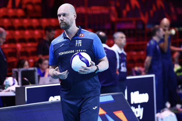 VOLLEYBALL - CEV Men s Eurovolley - Eurovolley 2026 - Bronze Medal Match - Finland vs. Slovenia Photo by IPA ABACAPRESS.COM89001426 - Head Coach Olli Kunnari (Finland) during the bronze medal match of the CEV Enel EuroVolley 2026 between Slovenia and Finland at the Unipol Forum in Milan, Italy, on September 26, 2026, during EuroVolley 2026 - Bronze Medal Match - Finland vs. Slovenia, CEV EuroVolley Men’s match in Assago (MI), Italy, September 26, 2026 Assago (MI) Italy  Copyright: xIPAxSport ABACAx
