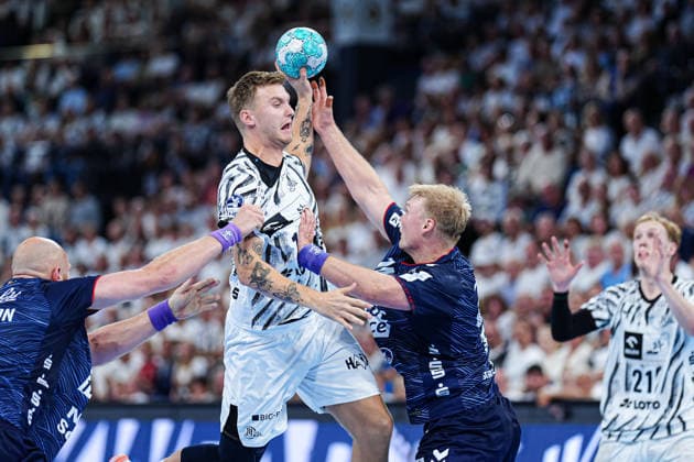 Emil Wernsdorf Madsen, THW Kiel, 11; Emil Bergholt, SG Flensburg Handewitt, 14 (GER); THW Kiel vs. SG Flensburg Handewitt, handball, Bundesliga 1, Matchday 6, 2026–2027 season, September 26, 2026 GER, THW Kiel vs. SG Flensburg Handewitt, Handball, 1. Bundesliga, Matchday 6, 2026–2027 Season, September 26, 2026 Kiel Copyright: xEibner-Pressefoto MarcelxvonxFehrnx EP_MFN
