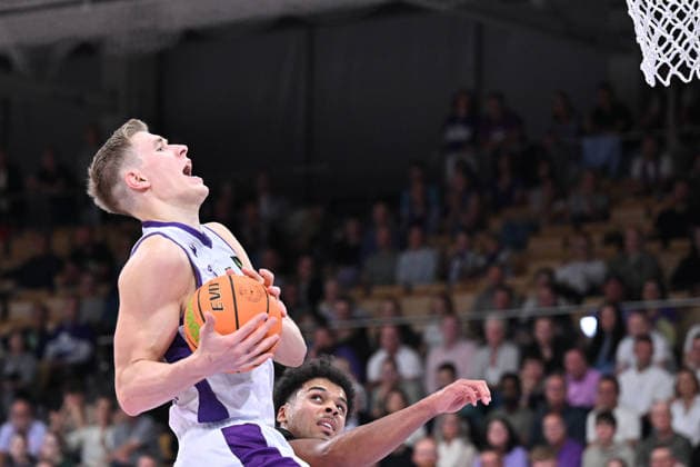 BG Göttingen vs. RheinStars Cologne, September 26, 2026, Göttingen Basketball, Men s 2nd Bundesliga, ProA, BG Göttingen vs. RheinStars Cologne, Sparkassen Arena, Robin Lodders, BG Göttingen drives to the basket, Göttingen, Lower Saxony, Germany