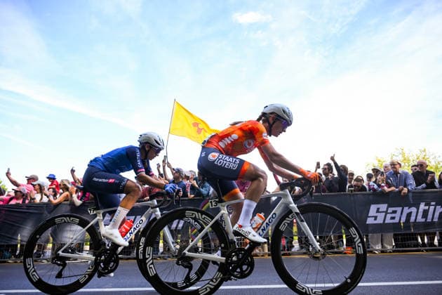 2026 UCI Road World Championships Picture by Zac Williams SWpix.com - 26 09 2026 - Cycling - 2026 UCI Road World Championships - MontrÃ al, Canada - Women Elite Road Race - Karlijn Swinkels (Netherlands), Eleonora Gasparrini (Italy) Copyright: x xSWpix.comx(t axPhotographyxHubxLtd)xZacxWilliams SWpix.comx SWP-3521-4256