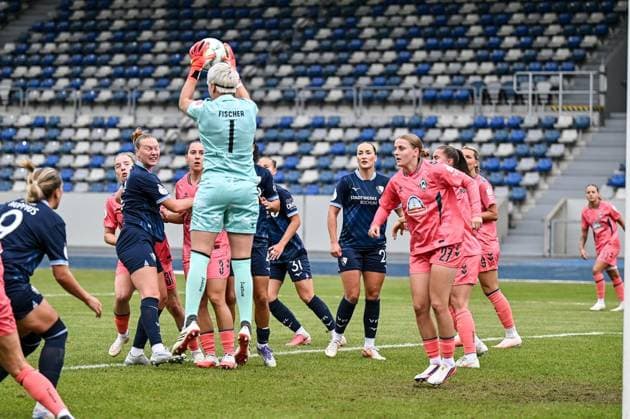 Women s Soccer DFB Cup 1st Round: VfL Bochum vs. SV Werder Bremen ** FOR EDITORIAL USE ONLY ** EDITORIAL USE ONLY ** p VfL Bochum, in blue, will play against SV Werder Bremen, in pink, on Saturday, September 26, 2026, in the Women s Soccer DFB Cup main round at Lohrheide Stadium in Bochum, Germany (North Rhine-Westphalia, NRW). Copyright VladimirxWegener Copyright: VladimirxWegener doc87rt5zxkszmxwpgbqcf ,EDITORIAL USE ONLY Copyright: VladimirxWegener