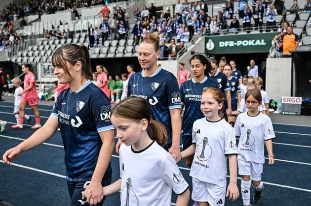 Women s Soccer DFB Cup 1st Round: VfL Bochum vs. SV Werder Bremen ** FOR EDITORIAL USE ONLY ** EDITORIAL USE ONLY ** p VfL Bochum, in blue, will play against SV Werder Bremen, in pink, on Saturday, September 26, 2026, in the Women s Soccer DFB Cup main round at Lohrheide Stadium in Bochum, Germany (North Rhine-Westphalia, Bochum). Copyright VladimirxWegener Copyright: VladimirxWegener doc87rt5xobf79118tjdq1o ,EDITORIAL USE ONLY Copyright: VladimirxWegener