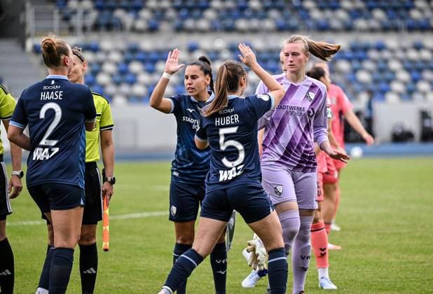 Women s Soccer DFB Cup 1st Round: VfL Bochum vs. SV Werder Bremen ** FOR EDITORIAL USE ONLY ** EDITORIAL USE ONLY ** p VfL Bochum, in blue, will play against SV Werder Bremen, in pink, on Saturday, September 26, 2026, in the Women s Soccer DFB Cup main round at Lohrheide Stadium in Bochum, Germany (North Rhine-Westphalia, Bochum). Copyright VladimirxWegener Copyright: VladimirxWegener doc87rt5zhj8xc17itqeac1 ,EDITORIAL USE ONLY Copyright: VladimirxWegener