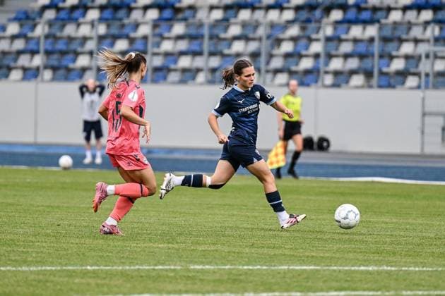 Women s Soccer DFB Cup 1st Round: VfL Bochum vs. SV Werder Bremen ** FOR EDITORIAL USE ONLY ** EDITORIAL USE ONLY ** p Emely Lina Joester, VfL Bochum (in blue) plays against SV Werder Bremen (in pink) on Saturday, September 26, 2026, in the Women s Soccer DFB Cup main round at Lohrheide Stadium in Bochum, Germany (North Rhine-Westphalia, Bochum). Copyright VladimirxWegener Copyright: VladimirxWegener doc87rt5zrvxup1868eceqt ,EDITORIAL USE ONLY Copyright: VladimirxWegener