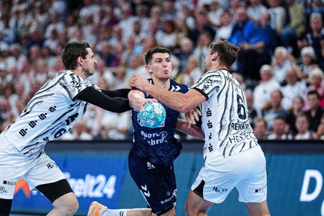 Hendrik Pekeler, THW Kiel, 61; Aymeric Minne, SG Flensburg Handewitt, 44; Harald Reinkind, THW Kiel, 06 GER; THW Kiel vs. SG Flensburg Handewitt, Handball, 1st Bundesliga, Matchday 6, 2026–2027 season, September 26, 2026 GER, THW Kiel vs. SG Flensburg Handewitt, Handball, 1st Bundesliga, Matchday 6, 2026–2027 season, September 26, 2026, Kiel Copyright: xEibner-Pressefoto MarcelxvonxFehrnx EP_MFN