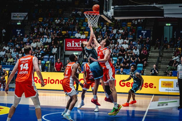September 26, 2026, xhfmx, easyCredit BBL Bundesliga Basketball, Frankfurt Skyliners vs. Rasta Vechta, Race Thompson (Skyliners Frankfurt), Tibor Pleiß (Rasta Vechta), Frankfurt am Main