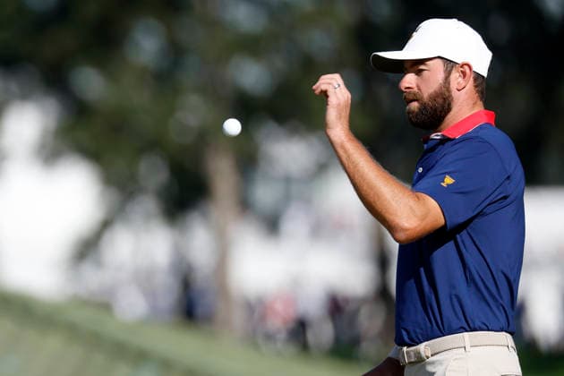 MEDINAH, IL - SEPTEMBER 26: Cameron Young of the United States catches a ball on the No. 7 green during the Saturday four ball session of the Presidents Cup, September 26, 2026, at Medinah Country Club in Medinah, Illinois. (Photo by Matthew Maxey Icon Sportswire) GOLF: SEP 26 Presidents Cup EDITORIAL USE ONLY Icon260926041