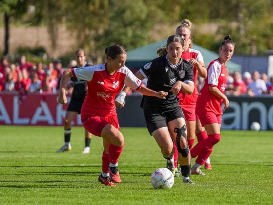 Elira Terakaj (FC Carl Zeiss Jena, No. 07) and Maja Bozicevic (SV Eutingen, No. 14) face off in the match between SV Eutingen and FC Carl Zeiss Jena, women s soccer, DFB Cup, 2026–2027, September 26, 2026, SV Eutingen vs. FC Carl Zeiss Jena, Soccer, Women’s DFB Cup, 2026–2027, September 26, 2026, Eutingen im Gäu Copyright: xEibner-Pressefoto DanielexLaxRocx EP_DLO