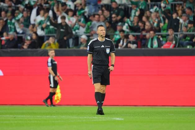 September 26, 2026, Soccer, FBL Men, Friendly Match, 100 Years of the Weserstadion, Werder Legends vs. Real Madrid Legends 2026, Werder Legends vs. Real Madrid Leyendas, Individual Play, Full-Body Shot, Isolated Subject, Referee Sven Jablonski, Photo by nordphoto GmbH, Tauchnitz, Bremen, Weserstadion, Bremen, Germany Copyright: xnordphotoxGmbHx xTauchnitzx
