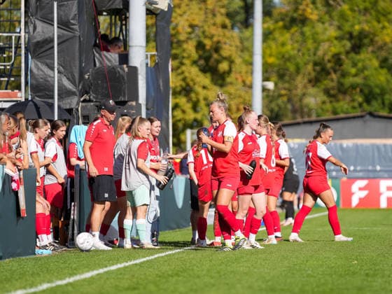 Water break for SV Eutingen, SV Eutingen vs. FC Carl Zeiss Jena, Soccer, Women’s DFB Cup, 2026–2027, September 26, 2026, SV Eutingen vs. FC Carl Zeiss Jena, Soccer, Women’s DFB Cup, 2026–2027, September 26, 2026, Eutingen im Gäu Copyright: xEibner-Pressefoto DanielexLaxRocx EP_DLO