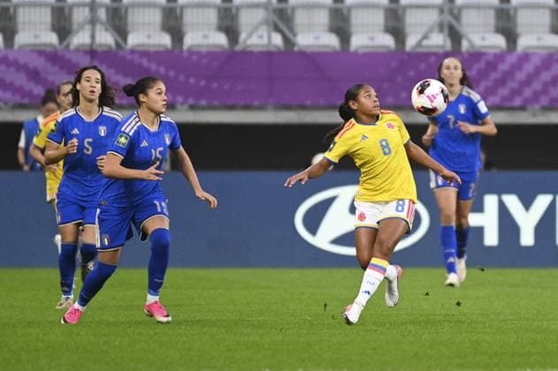 SOCCER - FIFA World Cup, WM, Weltmeisterschaft, Fussball - U-20 Women s - Italy vs. Colombia Photo by IPA ABACAPRESS.COM89001746 - Azzurra Gallo (ITA), Emma Lombardi (ITA), and Mariana Mosquera (COL) during the third-place match of the FIFA U-20 Women s World Cup between Italy and Colombia in Lodz, Poland, on September 26, 2026 Lodz Poland  Copyright: xIPAxSport ABACAx