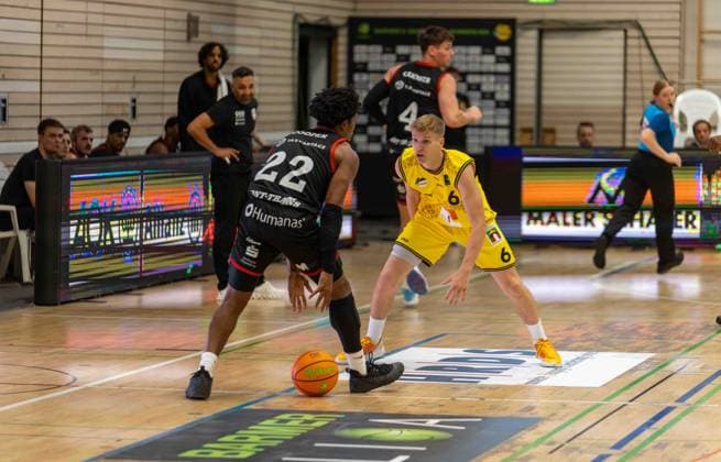 Johannes Patrick Kreisbau Kirchheim Knights, 06 vs. Kenneth Andrew Cooper SBB Boerde Baskets, 22 GER, Kreisbau Knights vs. SBB Baskets, Basketball, ProA, Matchday 1, 2026–2027 Season, September 26, 2026 GER, Kreisbau Kirchheim Knights vs. SBB Baskets, Basketball, ProA, Matchday 1, 2026–2027 season, September 26, 2026 Copyright: xEibner-Pressefoto DavidexDixGiovx EP_DGI