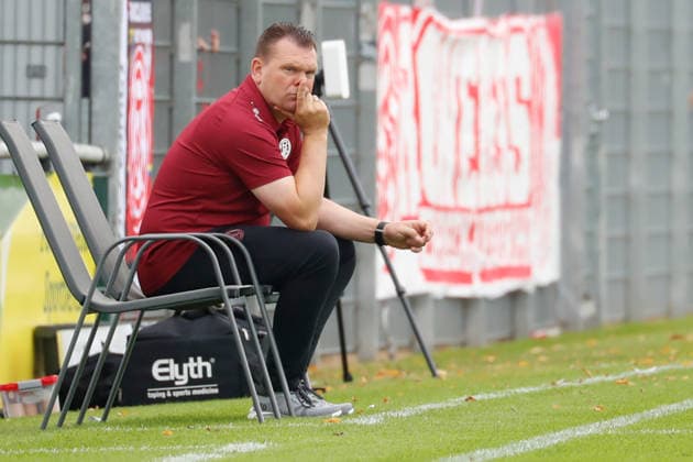 Straelen, Germany, September 26, 2026; 2026–2027 Lower Rhine Cup, Round 2: Sportfreunde Broekhuysen vs. Rot-Weiss Essen. Pictured: Coach Uwe Koschinat at the RWE Stadium on Römerstraße, North Rhine-Westphalia Copyright: xFotostandx xVanxderxVeldenx