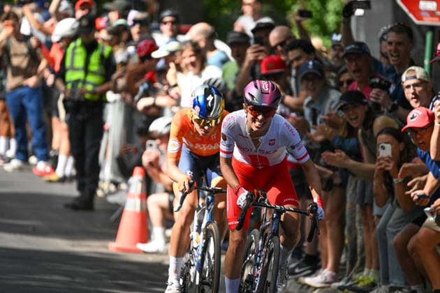 2026 UCI Road World Championships Picture by Zac Williams SWpix.com - 26 09 2026 - Cycling - 2026 UCI Road World Championships - MontrÃ al, Canada - Women Elite Road Race - Kasia Niewiadoma-Phinney (Poland), Demi Vollering (Netherlands) Copyright: x xSWpix.comx(t axPhotographyxHubxLtd)xZacxWilliams SWpix.comx SWP-3521-4425