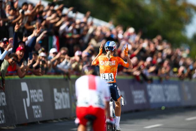 2026 UCI Road World Championships Picture by Vaughn Ridley SWpix.com - 26 09 2026 - Cycling - 2026 UCI Road World Championships - MontrÃ al, Canada - Women Elite Road Race - Demi Vollering (Netherlands) wins to become World Champion Copyright: x xSWpix.comx(t axPhotographyxHubxLtd)xVaughnxRidley SWpix.comx SWP-3521-4438