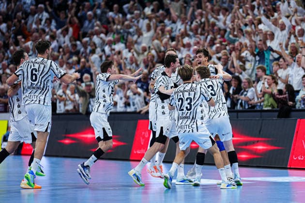 THW Kiel Celebrates After Victory at the End of the Game GER, THW Kiel vs. SG Flensburg Handewitt, Handball, 1st Bundesliga, Matchday 6, 2026–2027 Season, September 26, 2026 GER, THW Kiel vs. SG Flensburg Handewitt, Handball, 1st Bundesliga, Matchday 6, 2026–2027 Season, September 26, 2026 Kiel Copyright: xEibner-Pressefoto MarcelxvonxFehrnx EP_MFN