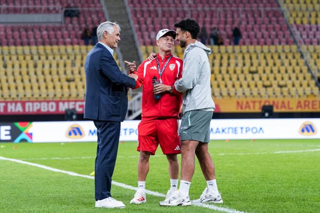 Soccer: UEFA Nations League 2026–2027, September 26, 2026, North Macedonia vs. Switzerland at the Todor Proeski National Arena. Pierluigi Tami, director of the Swiss national team, with Ezgjan Alioski (No. 8, North Macedonia) and Eray Cömert (No. 18, Switzerland) before the UEFA Nations League match between North Macedonia and Switzerland. Copyright: xValentinxDomgjonix