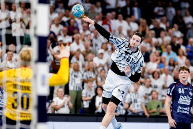 Kiel, September 26, 2026; Handball, 2026–27 Bundesliga 1, THW Kiel vs. SG Flensburg-Handewitt; Simon Möller (SG Flensburg-Handewitt), 30; Hendrik Pekeler (THW Kiel), 61