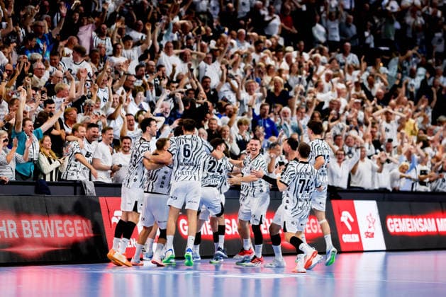 Kiel, September 26, 2026; Handball, 2026–27 Bundesliga 1, THW Kiel vs. SG Flensburg-Handewitt; THW Kiel players celebrate at the final whistle