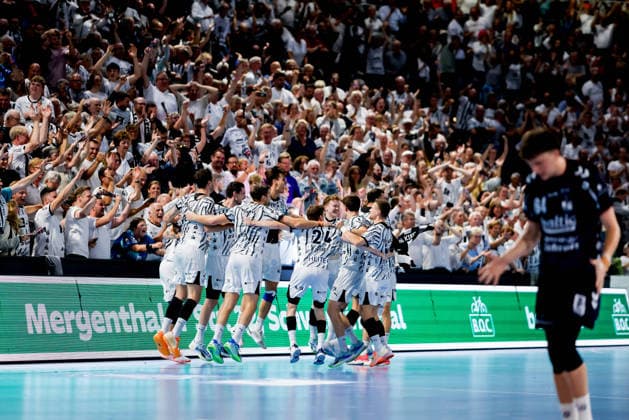 Kiel, September 26, 2026; Handball, 2026–27 Bundesliga 1, THW Kiel vs. SG Flensburg-Handewitt; THW Kiel players celebrate at the final whistle