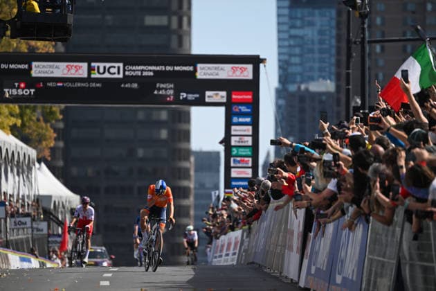 2026 UCI Road World Championships Picture by Zac Williams SWpix.com - 26 09 2026 - Cycling - 2026 UCI Road World Championships - MontrÃ al, Canada - Women Elite Road Race - Demi Vollering (Netherlands) wins to become World Champion Copyright: x xSWpix.comx(t axPhotographyxHubxLtd)xZacxWilliams SWpix.comx SWP-3521-4454
