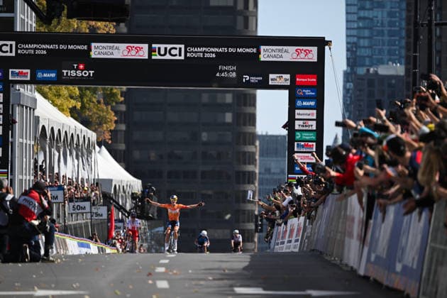 2026 UCI Road World Championships Picture by Zac Williams SWpix.com - 26 09 2026 - Cycling - 2026 UCI Road World Championships - MontrÃ al, Canada - Women Elite Road Race - Demi Vollering (Netherlands) wins to become World Champion Copyright: x xSWpix.comx(t axPhotographyxHubxLtd)xZacxWilliams SWpix.comx SWP-3521-4458
