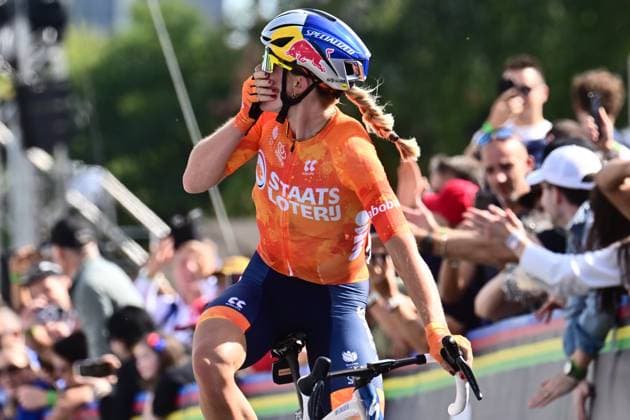 UCI 2026 Road World Championship, WM, Weltmeisterschaft Montreal 26 09 2026 MONTREAL, CANADA - SEPTEMBER 26 : Vollering Demi (NED) celebrates winning the Women Elite cycling road race of the 2026 UCI Road World Championships 93th edition an UCI World Championships cycling race of 180.1 km with start in Montreal and finish in Montreal on September 26, 2026 in Montreal, Canada, 26 09 2026 Montreal Canada  Copyright: xPeterxDexVoechtx