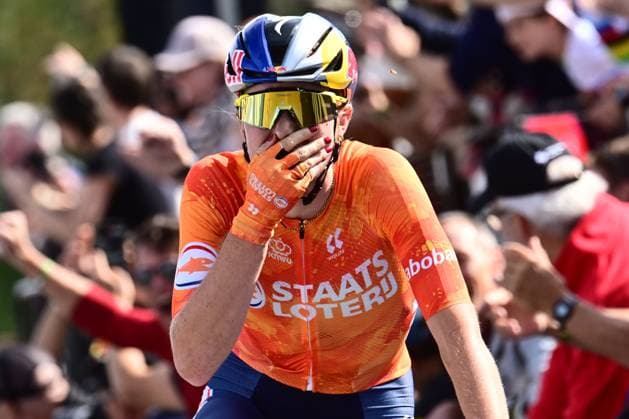 UCI 2026 Road World Championship, WM, Weltmeisterschaft Montreal 26 09 2026 MONTREAL, CANADA - SEPTEMBER 26 : Vollering Demi (NED) celebrates winning the Women Elite cycling road race of the 2026 UCI Road World Championships 93th edition an UCI World Championships cycling race of 180.1 km with start in Montreal and finish in Montreal on September 26, 2026 in Montreal, Canada, 26 09 2026 Montreal Canada  Copyright: xPeterxDexVoechtx