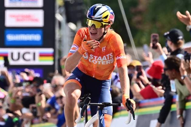 UCI 2026 Road World Championship, WM, Weltmeisterschaft Montreal 26 09 2026 MONTREAL, CANADA - SEPTEMBER 26 : Vollering Demi (NED) celebrates winning the Women Elite cycling road race of the 2026 UCI Road World Championships 93th edition an UCI World Championships cycling race of 180.1 km with start in Montreal and finish in Montreal on September 26, 2026 in Montreal, Canada, 26 09 2026 Montreal Canada  Copyright: xPeterxDexVoechtx