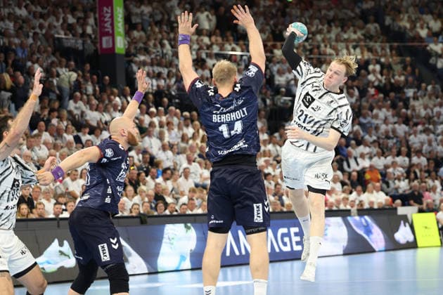 September 26, 2026, xBHAx, Handball, Opel HBL, 2026–2027 Season, 1st HBL, THW Kiel vs. SG Flensburg-Handewitt, Merkur Ostseehalle; Arnar Freyr Arnarsson (SG Flensburg-Handewitt) 41, Emil Siersbäk Bergholt (SG Flensburg-Handewitt) 14, defending against Eric Johansson (THW Kiel) 21; Schleswig-Holstein, Germany