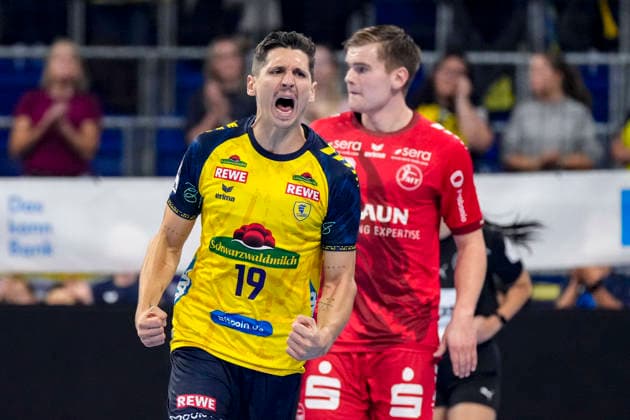Goal scorer Marius Steinhauser (RNL), 19, a player for the Rhein Neckar Löwen, celebrates a goal, celebration, cheering, goal celebration, scoring a goal, celebrate the goal, goal, celebration, celebrating the goal, joy, happiness, happy, optimistic, positive, game scene, highlight, single frame, single photo, action, 09 26 2026, Mannheim, Germany, handball, Bundesliga, Rhein-Neckar Löwen vs. MT Melsungen xozx