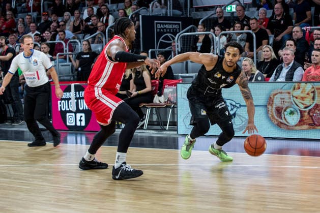Bamberg, Germany, September 26, 2026, BBL 2026–2027, Game 3: BMA365 Bamberg Baskets vs. MHP Riesen Ludwigsburg. Pictured, from left: Jordan Wright (Bamberg) and Brose Arena, Bavaria. Copyright: xFotostandx xSchmittx