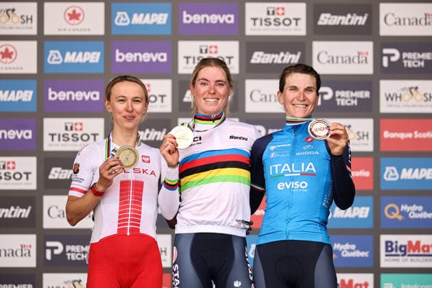2026 UCI Road World Championships Picture by Alex Whitehead SWpix.com - 26 09 2026 - Cycling - 2026 UCI Road World Championships - MontrÃ al, Canada - Women Elite Road Race Podium - Demi Vollering (Netherlands) Gold Medalist and World Champion, Kasia Niewiadoma-Phinney (Poland) Silver Medalist and Elisa Longo Borghini (Italy) Bronze Medalist MontrÃ al Avenue du Parc Canada Copyright: x xSWpix.comx(t axPhotographyxHubxLtd)xAlexxWhitehead SWpix.comx SWP-3521-4520