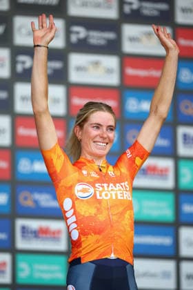 2026 UCI Road World Championships Picture by Vaughn Ridley SWpix.com - 26 09 2026 - Cycling - 2026 UCI Road World Championships - MontrÃ al, Canada - Women Elite Road Race Podium - Demi Vollering (Netherlands) wins the Gold Medal to become World Champion Copyright: x xSWpix.comx(t axPhotographyxHubxLtd)xVaughnxRidley SWpix.comx SWP-3521-4537