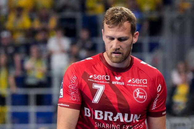 David Mandic MTM, 7, MT Melsungen player, single frame, single photo, action, looking disappointed, disappointment, frustration, pessimistic, September 26, 2026, Mannheim, Germany, handball, Bundesliga, Rhein-Neckar Löwen vs. MT Melsungen xozx