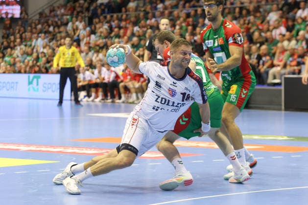 September 26, 2026, xtgx, Opel HBL Handball, SC Magdeburg vs. SG BBM Bietigheim emspor, from left: Fabian Wiederstein (Bietigheim), 18 shots on goal, goal scorer, scores a goal, goal, scores the goal (Magdeburg)