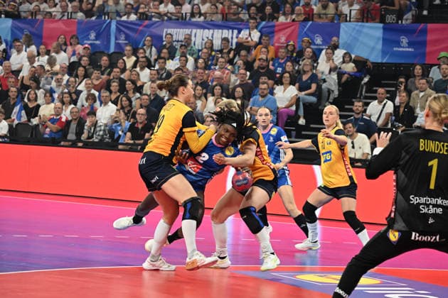 Handball : France v Suede - Match Amical 26 09 2926 NOCANDY Meline of France during the friendly match between France and Sweden at LDLC Arena on September 26, 2026 in Lyon, France LYONFrance  Copyright: xMouradxAllilix