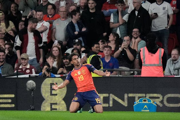 UEFA Nations League: England v Spain Spain goalkeeper David Raya celebrates his goal to make it 0-1 during the UEFA Nations League match England vs Spain at Wembley Stadium, London, United Kingdom on 26 September 2026 (Photo by Maynard Manyowa News Images) London Wembley Stadium Greater London United Kingdom Copyright: xMaynardxManyowa NewsxImagesx
