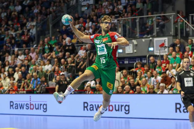 September 26, 2026, xgox, Handball: Opel HBL SC Magdeburg vs. SG BBM Bietigheim emspor, from left: Antonio Serradilla (Magdeburg), 15 shots on goal, goal scorer, scores a goal, Magdeburg