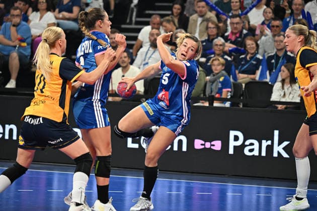 Handball : France v Suede - Match Amical 26 09 2926 MAIROT Clarisse of France during the friendly match between France and Sweden at LDLC Arena on September 26, 2026 in Lyon, France LYONFrance  Copyright: xMouradxAllilix