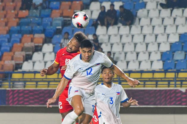 Vietnam v Philippines - FIFA ASEAN CUP 2026 Vietnam national team, Nationalteam player Nguyen Xuan Son (left) competes for the ball with Philippine national team player Aguinaldo Amani (right) during a 2026 FIFA ASEAN Cup match at Si Jalak Harupat Stadium in Bandung, West Java, Indonesia, on September 26, 2026. Vietnam won the match 1-0. BANDUNG West Java Indonesia  Copyright: xKhairizalxMarisx originalFilename:maris-fifaasea260926_npcPT.jpg