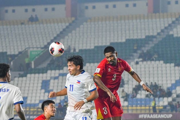 Vietnam v Philippines - FIFA ASEAN CUP 2026 Vietnam national team, Nationalteam player Cao Quang Vinh (right) competes for the ball with Philippine national team player Schneider Randy (left) during a 2026 FIFA ASEAN Cup match at Si Jalak Harupat Stadium in Bandung, West Java, Indonesia, on September 26, 2026. Vietnam won the match 1-0. BANDUNG West Java Indonesia  Copyright: xKhairizalxMarisx originalFilename:maris-fifaasea260926_npT1R.jpg
