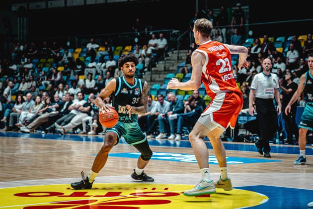 September 26, 2026, xhfmx, easyCredit BBL Bundesliga Basketball, Frankfurt Skyliners vs. Rasta Vechta, featuring Roman Bedime (Skyliners Frankfurt) and Lars Thiemann (Rasta Vechta), Frankfurt am Main