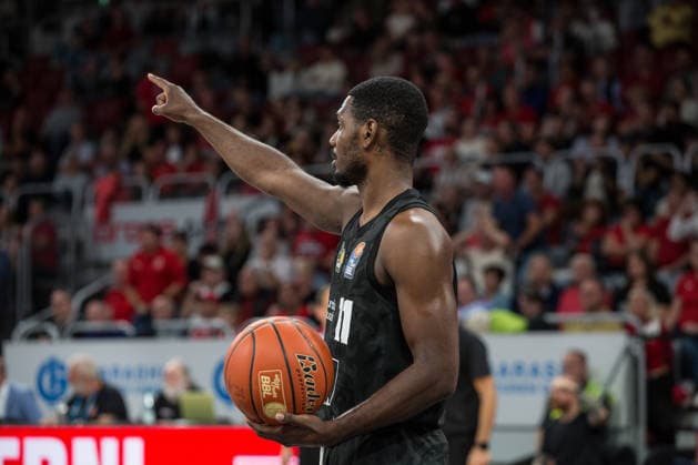 Bamberg, Germany, September 26, 2026, BBL 2026–2027, Game 3: BMA365 Bamberg Baskets vs. MHP Riesen Ludwigsburg. Pictured: Darius Perry. Ludwigsburg leads the way at Brose Arena, Bavaria. Copyright: xFotostandx xSchmittx