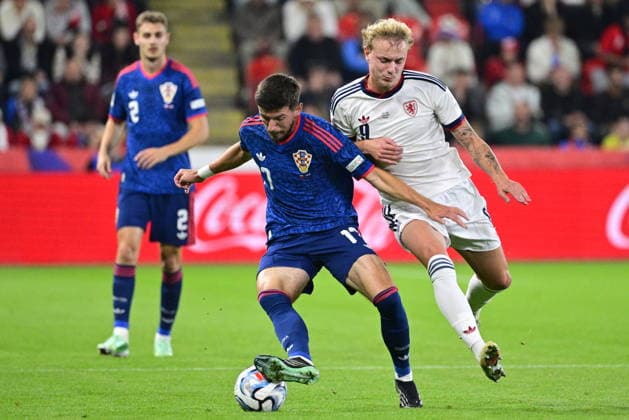L-R, in front, Petar Sucic (CRO) and Adam Karabec (CZE) in action during the UEFA Nations League, A3 group 1st round match: Czechia vs Croatia, in Prague, Czech Republic, on September 26, 2026. (CTKxPhoto VitxSimanek) CTKPhotoP2026092606191  CTKPhotoP2026092606191